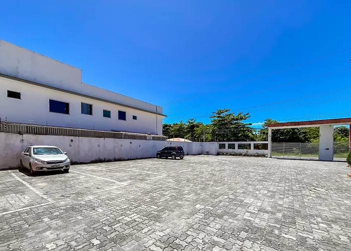 Ape Pavimento Superior Com 3 Quartos Com Ar Condicionado, Varanda E Suite Com Vista Para A Piscina E Internet Privativa, A Poucos Metros Da Praia De Taperapua. Residencial Jardins De Taperapua, Condominio Com Piscina, 2 Vagas De Garagem E Area Gourme